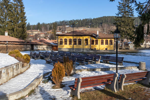 Street and old houses in historical town of Koprivshtitsa, Bulgaria Koprivshtitsa, Bulgaria - January 25, 2020: Typical Street and old houses in historical town of Koprivshtitsa, Sofia Region, Bulgaria bulgarian culture bulgaria bridge river stock pictures, royalty-free photos & images