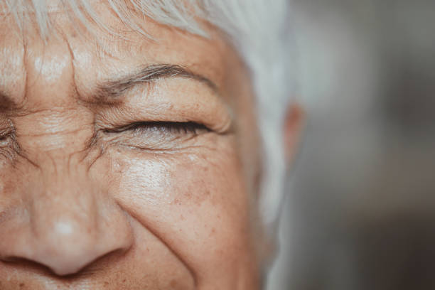 상황이 정말 좋은 얻을하려고합니다 - aging process senior women human age wellbeing 뉴스 사진 이미지