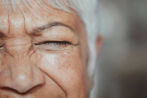 things are about to get really good - wrinkled skin imagens e fotografias de stock