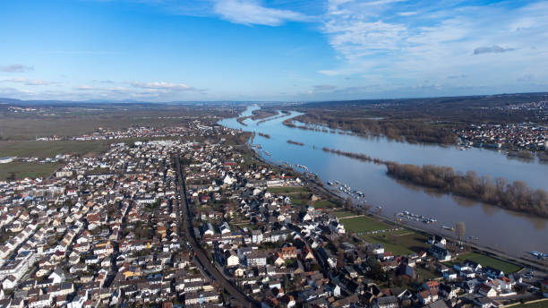 istock Rhine river, Oestrich-Winkel, Rheingau, Germany 1300358093