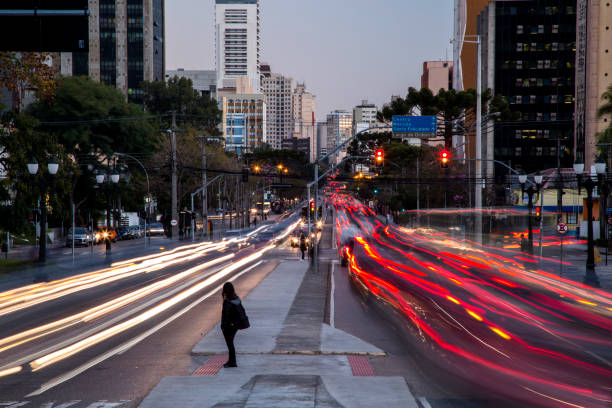 クリチバ市の交通。2017年7月 - curitiba ストックフォトと画像