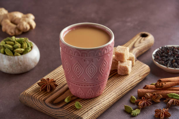 tradycyjny bliski wschód , indyjski napój masala lub karak chai. zbliżenie - cardamom indian culture food spice zdjęcia i obrazy z banku zdjęć