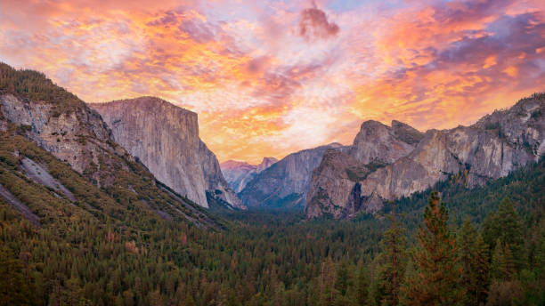 istock Yosemite valley nation park during sunset view from tunnel view on twilight time. 1300637560