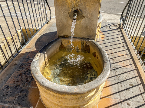 Splashing water from Fountain