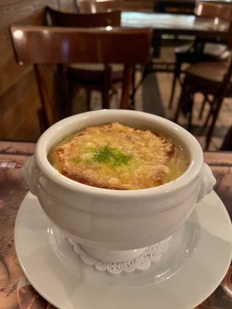 istock onion soup with croutons 1300665544