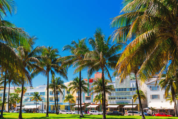 istock Miami Beach, Ocean Drive Historic district 1300800418