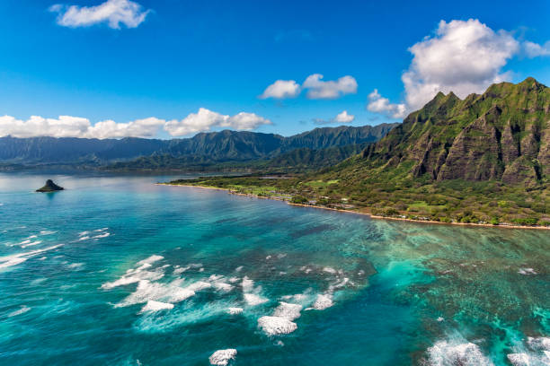 oahu aerial seascape - land in sicht stock-fotos und bilder