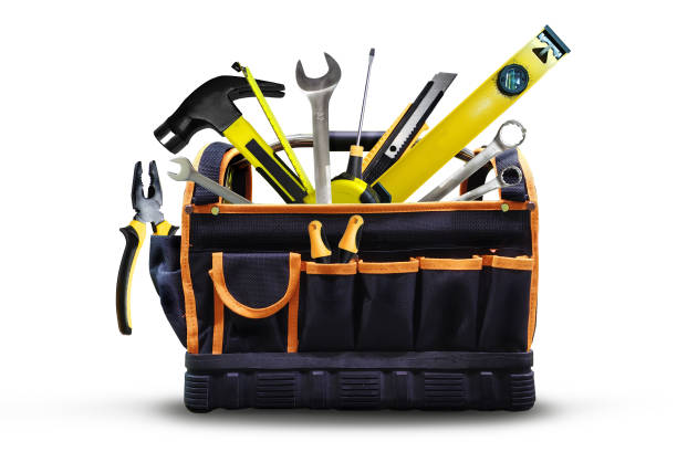 borsa utensili per lavoratori con diversi strumenti per il lavoro - cintura per gli attrezzi foto e immagini stock