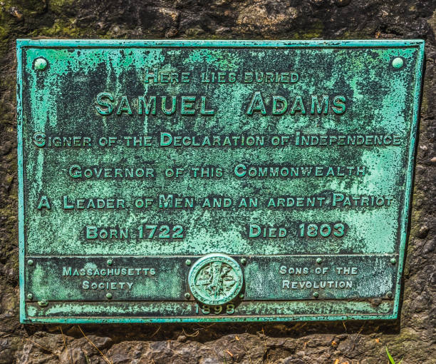 sam adams grave granary enterrar héroes revolutonarios terrestres boston massachusetts - boston declaration of independence history usa fotografías e imágenes de stock