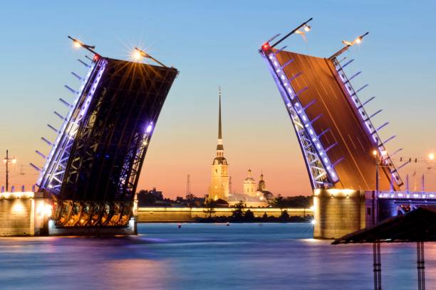istock Saint-Petersburg 1300955171