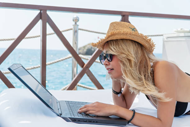 istock Influencer broadcasting, Vlogging in by the sea 1301066588