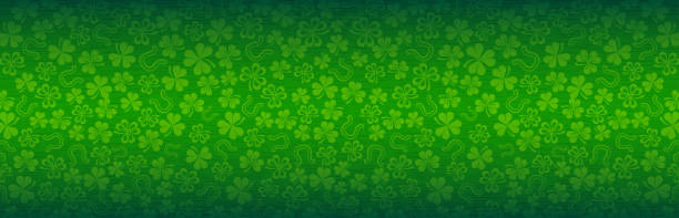 green patrick's day powitanie banner z zielonymi koniczynami. projekt świąt dnia patryka. poziome tło, nagłówki, plakaty, karty, strona internetowa. ilustracja wektorowa - irish culture obrazy stock illustrations