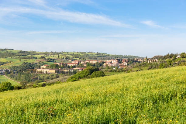 istock Italian village by a field 1301144788