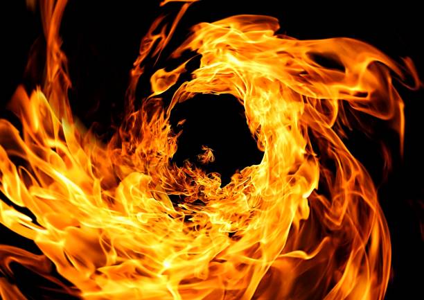 科学的概念における炎の渦巻きの3dイラスト - 炎 ストックフォトと画像