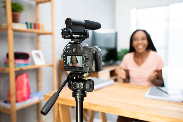 istock Side Hustle - woman influencer blogging 1301241645