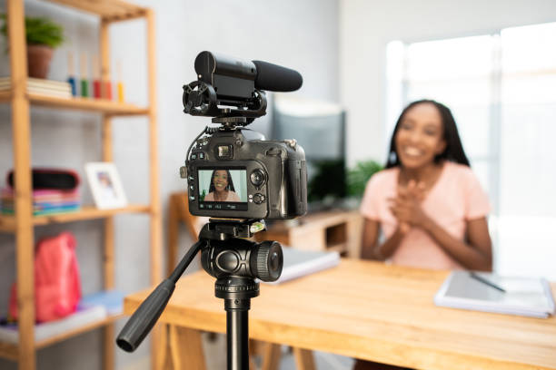 istock Side Hustle - woman influencer blogging 1301241646