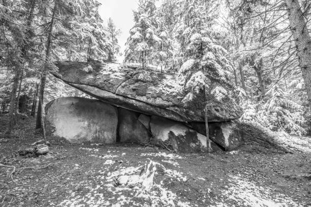 Space ship rock near Thurmansbang megalith granite rock formation in winter in bavarian forest, Germany Space ship rock near Thurmansbang megalith granite rock formation in winter in bavarian forest, Germany outcrop stock pictures, royalty-free photos & images