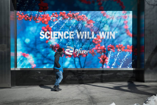 New York during the COVID-19 emergency. Manhattan, New York. February 04, 2021. Pfizer headquarters in Midtown. pfizer stock pictures, royalty-free photos & images