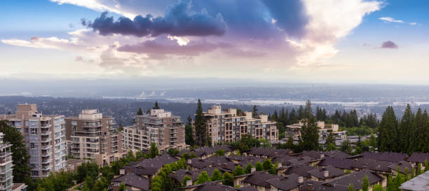 burnaby, vancouver, colombie-britannique, canada - vancouver skyline canada panoramic photos et images de collection