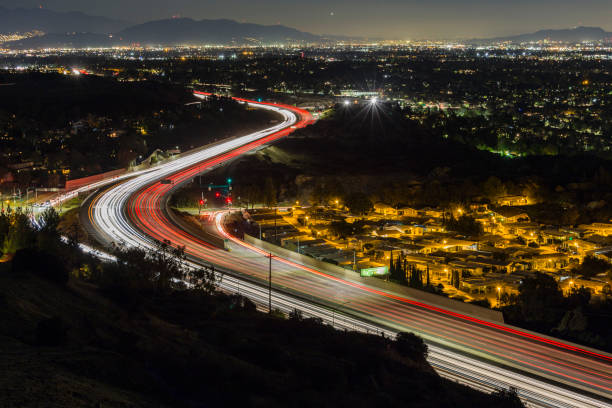 los angeles freeway route 118 nuit - northridge photos et images de collection