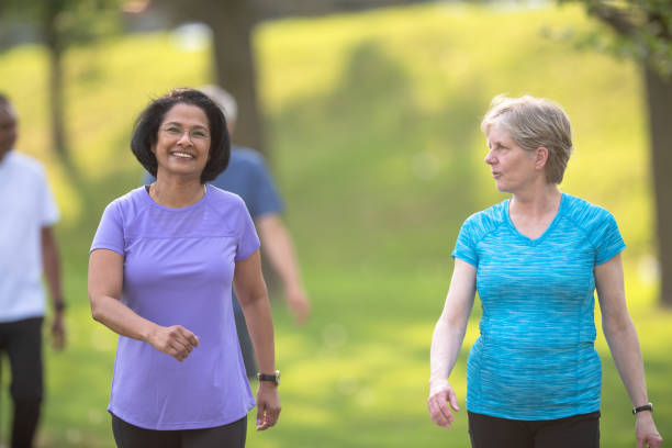 istock Seniors with a healthy lifestyle 1301498732