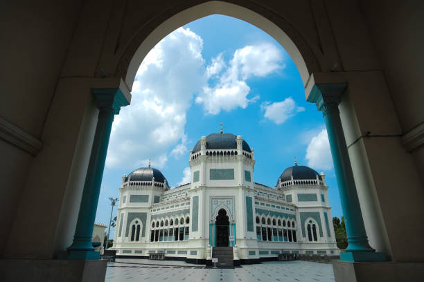 istock Al Mashun Great Mosque Medan - Framing Landscape 1301508494