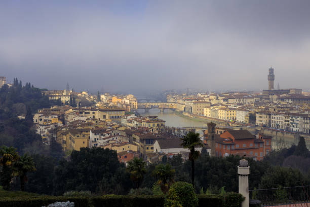 vista firenze da piazzale michelangelo - dramatic sky duomo santa maria del fiore piazzale michelangelo florence italy foto e immagini stock