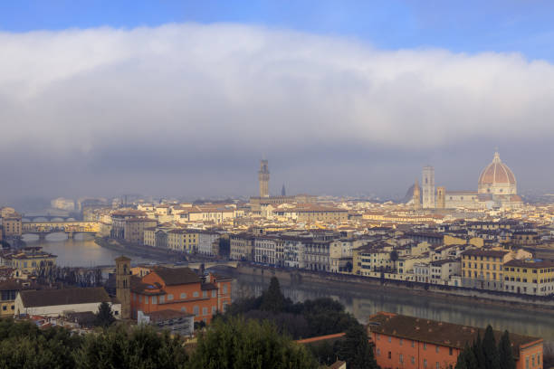 vista firenze da piazzale michelangelo - dramatic sky duomo santa maria del fiore piazzale michelangelo florence italy foto e immagini stock