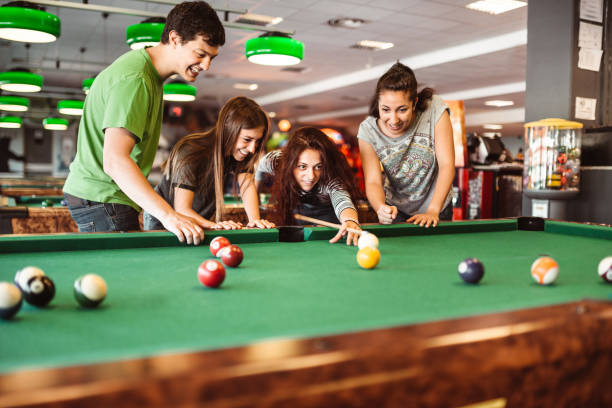 istock Hppiness friend at the billiards 1301553794