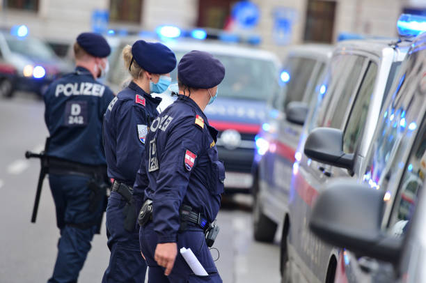 Police operations Police operations and police control in Vienna - Lockdown Shutdown (Austria) europa mythological character photos stock pictures, royalty-free photos & images