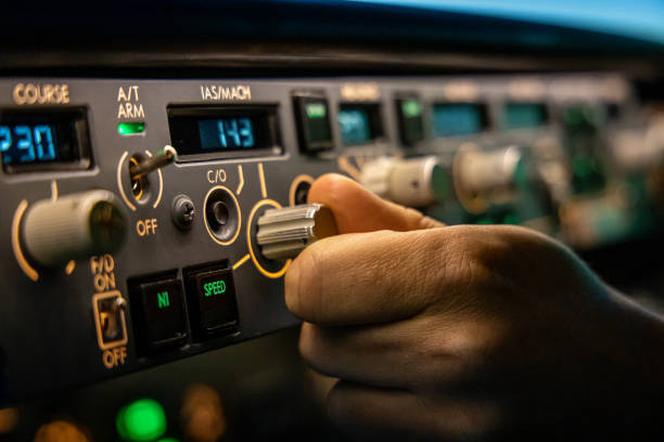 autopilot control panel - cockpit dashboard airplane control panel imagens e fotografias de stock