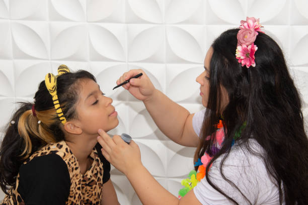 painting face child carnival at home