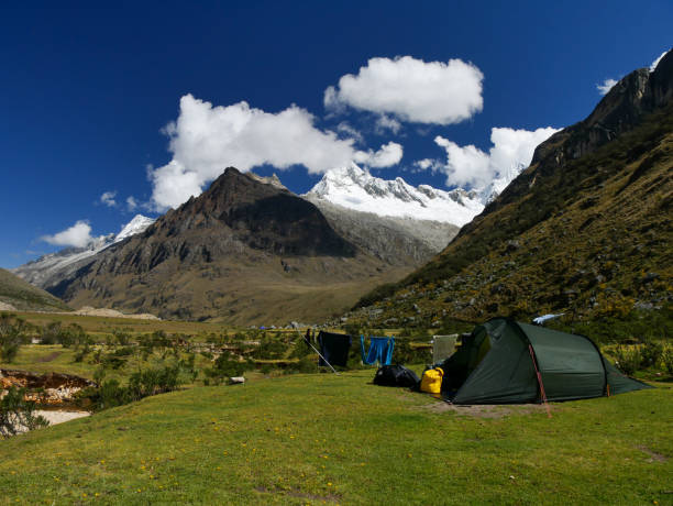 białe pasmo górskie - mountain peru cordillera blanca mountain range zdjęcia i obrazy z banku zdjęć