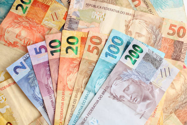 istock Brazilian Banknotes Money 1301645805