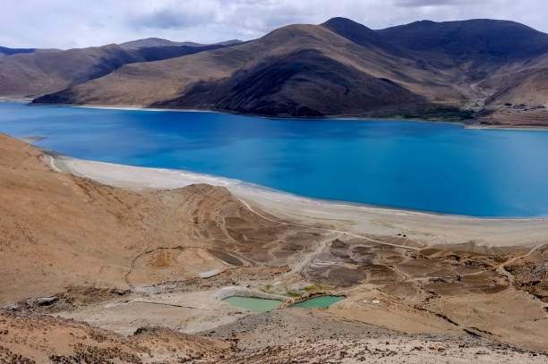 istock Yamdrok Tso (Lake) in Tibet, China 1301646966
