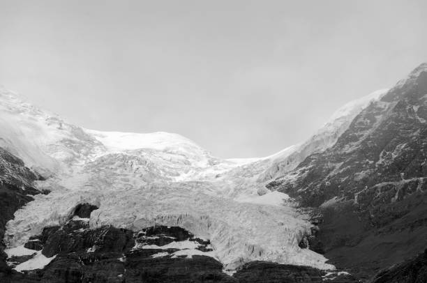 istock Kharola glacier, Tibet, China 1301646994