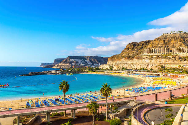 spiaggia di amadores (playa del amadores), isola di gran canaria, spagna - sky travel destinations tourism canary islands foto e immagini stock