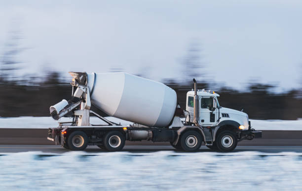 cement truck at highway speed - truck motion road cement truck imagens e fotografias de stock
