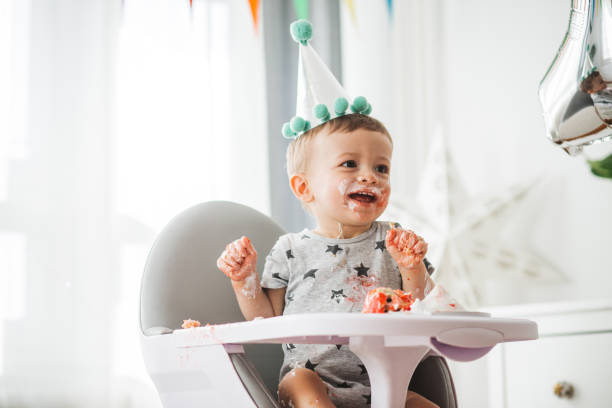 istock Baby's first birthday at home 1301762974