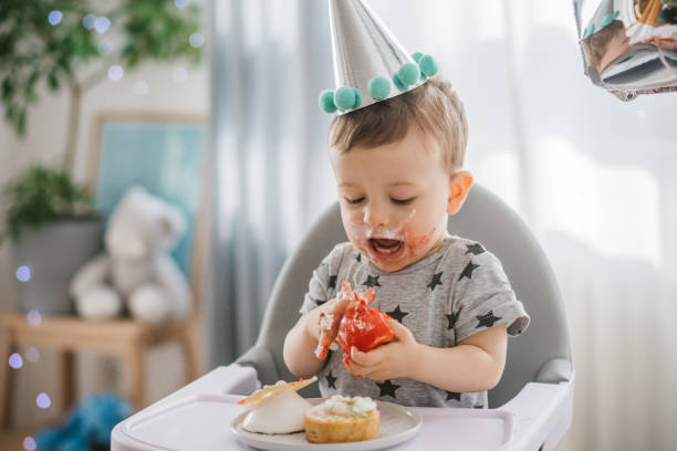 istock Baby's first birthday at home 1301763173