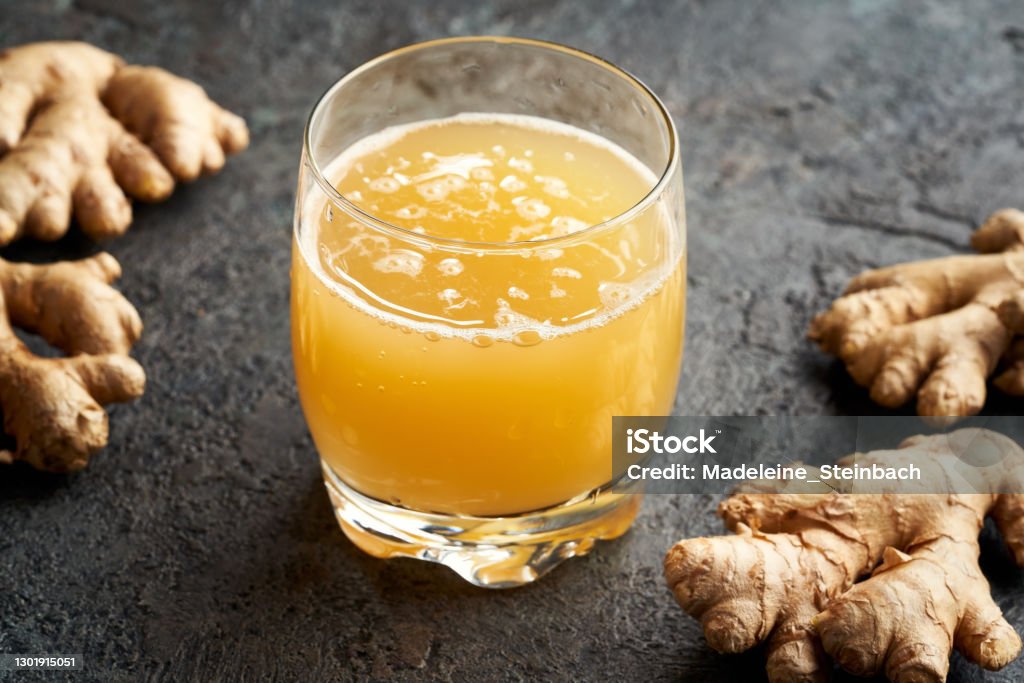 Probiotisches Ingwergetränk - Lizenzfrei Alternativer Lebensstil Stock-Foto Probiotisches Ingwergetränk - Lizenzfrei Alternativer Lebensstil Stock-Foto