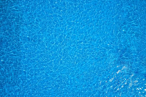 Agua de piscina azul claro photo