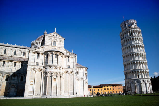 plac cudów w pizie - pisa tuscany italy baptistery zdjęcia i obrazy z banku zdjęć