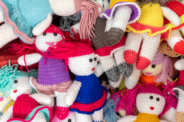 bonecas de pano coloridas - collection doll toy rag doll - fotografias e filmes do acervo