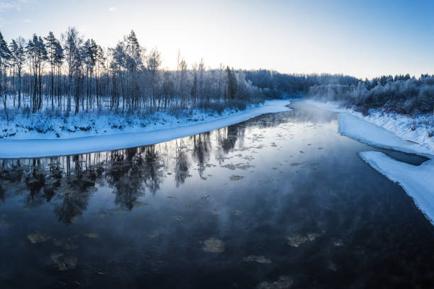 ウジャ国立公園の冬, ラトビア - snow winter coastline sunrise ストックフォトと画像