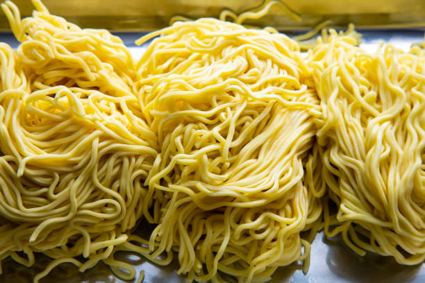 Add milk to pork, squid, vegetables, etc. to make soup, and add noodles to make