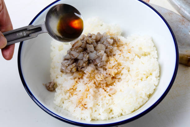 Make squid belly with rice and boil down in soy sauce