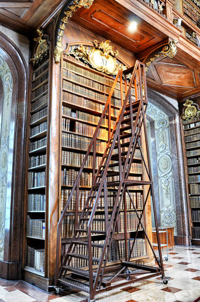 österreichische nationalbibliothek - palace vienna indoors museum stock-fotos und bilder