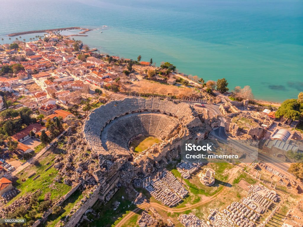 Aerial view of Side in Antalya, Turkey Side is an ancient Greek city on the southern Mediterranean coast of Turkey in Antalya, a resort town and one of the best-known classical sites in the country. Türkiye - Country Stock Photo