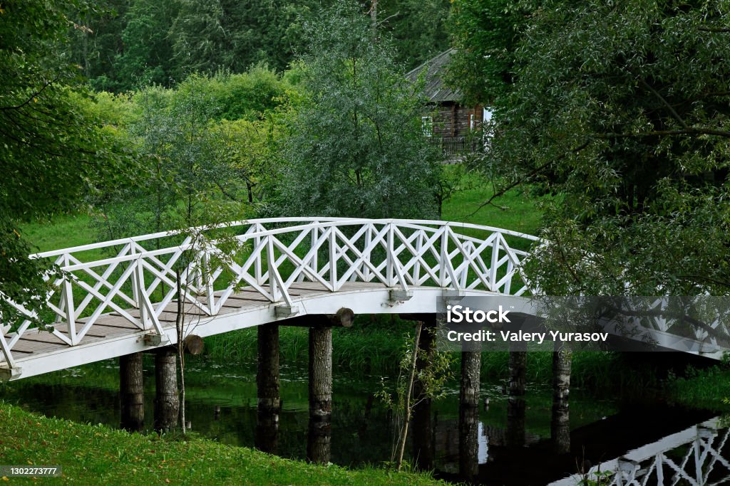 White Bridge White Arched Bridge Stock Photo - Download Image Now - Arch ...